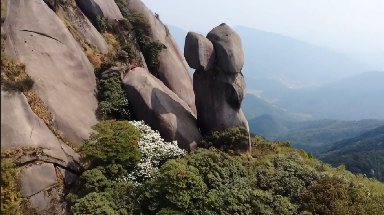 美丽乡村,肇庆市怀集县凤岗镇上磴村石猪山三叠石