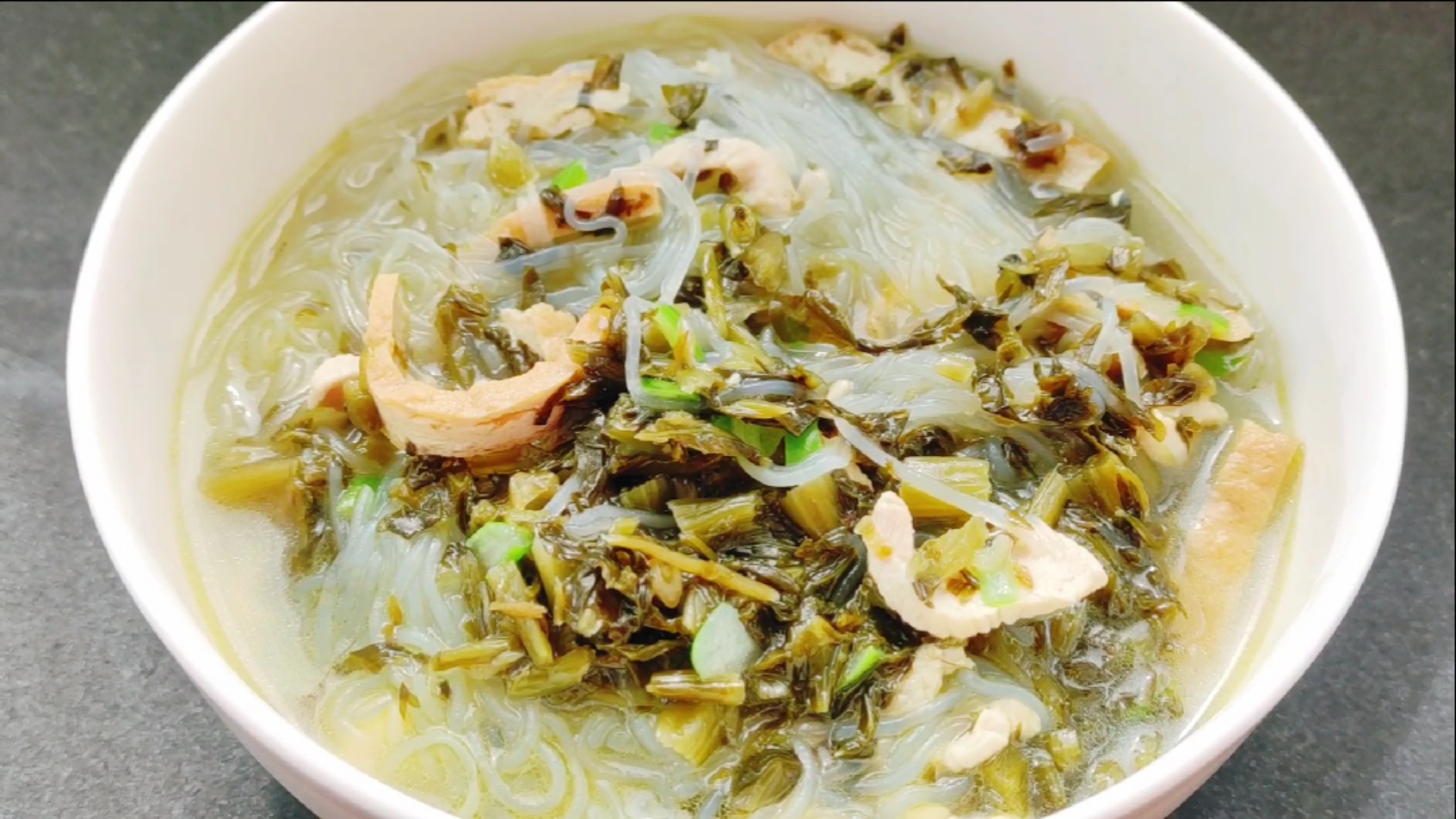 自制美食#酸菜粉丝汤,简单美味还开胃.