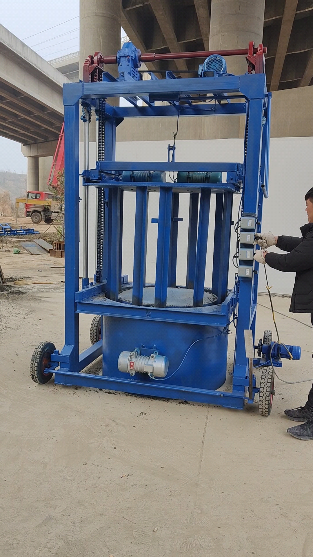 水泥涵管机#移动水泥圆管机-度小视