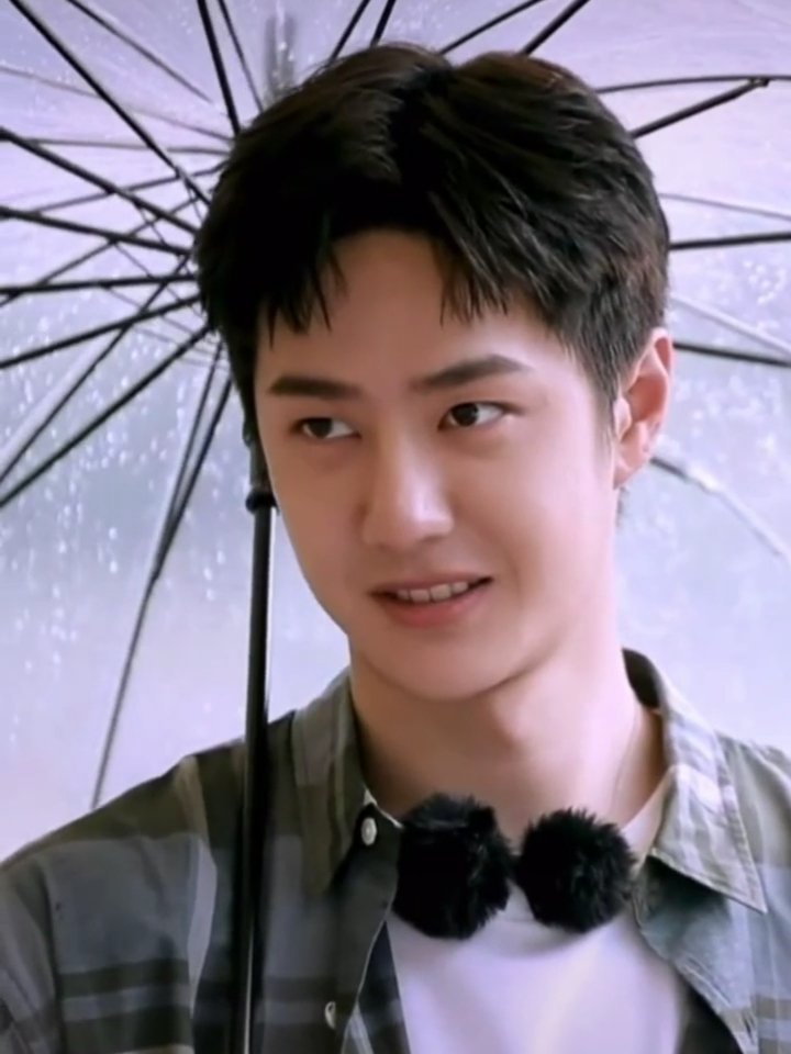 王一博#多笋,看猪也深情的眼神