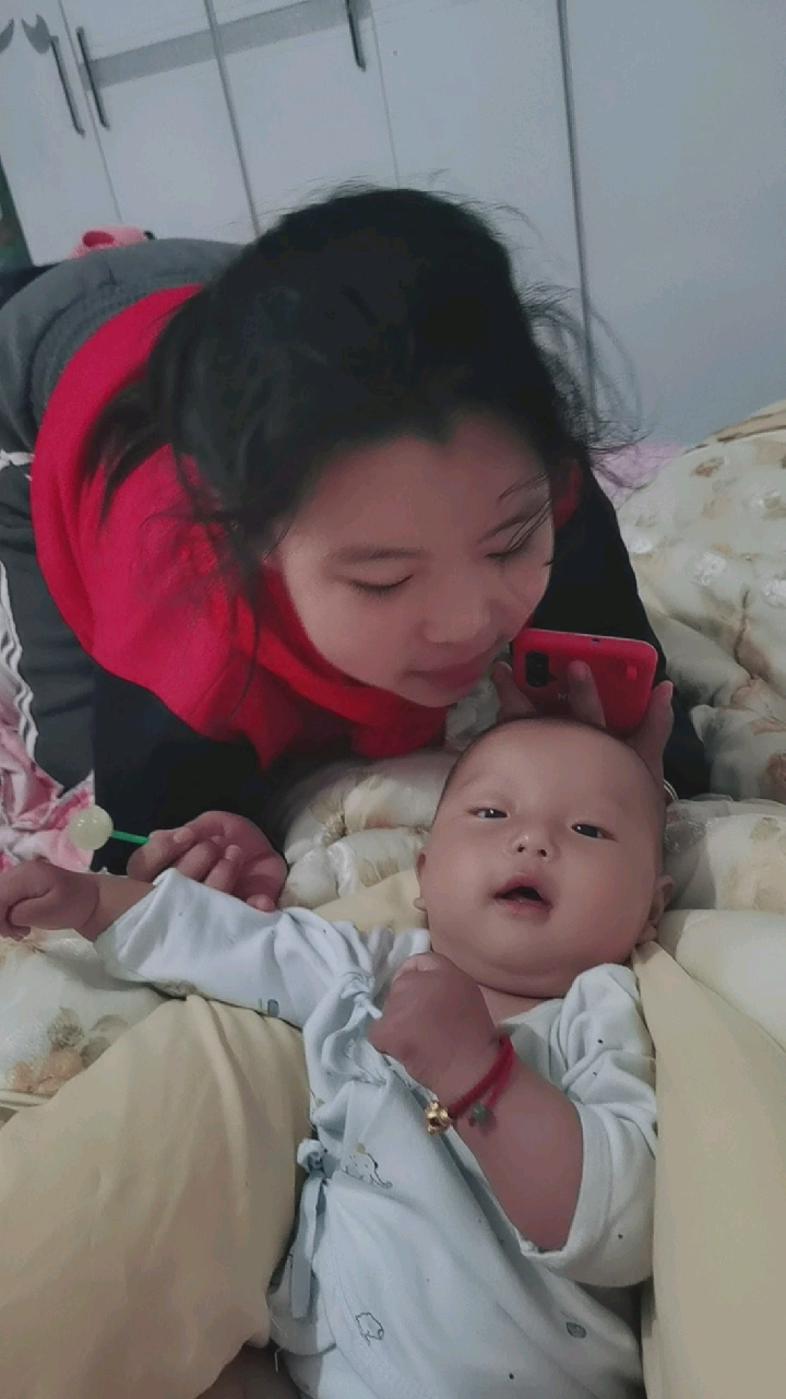 熊孩子的日常#这个姐姐也太坏了吧