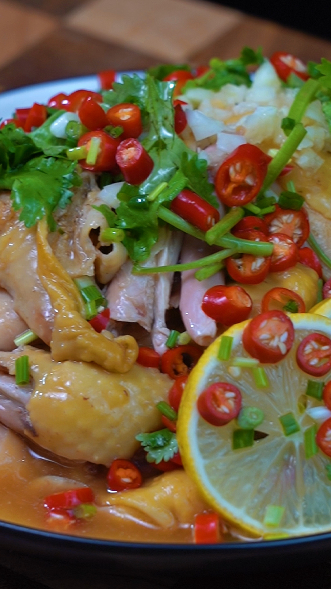 家乡特色美食#酸爽开胃的手撕柠檬鸡,做法简单,没口味的时候试试