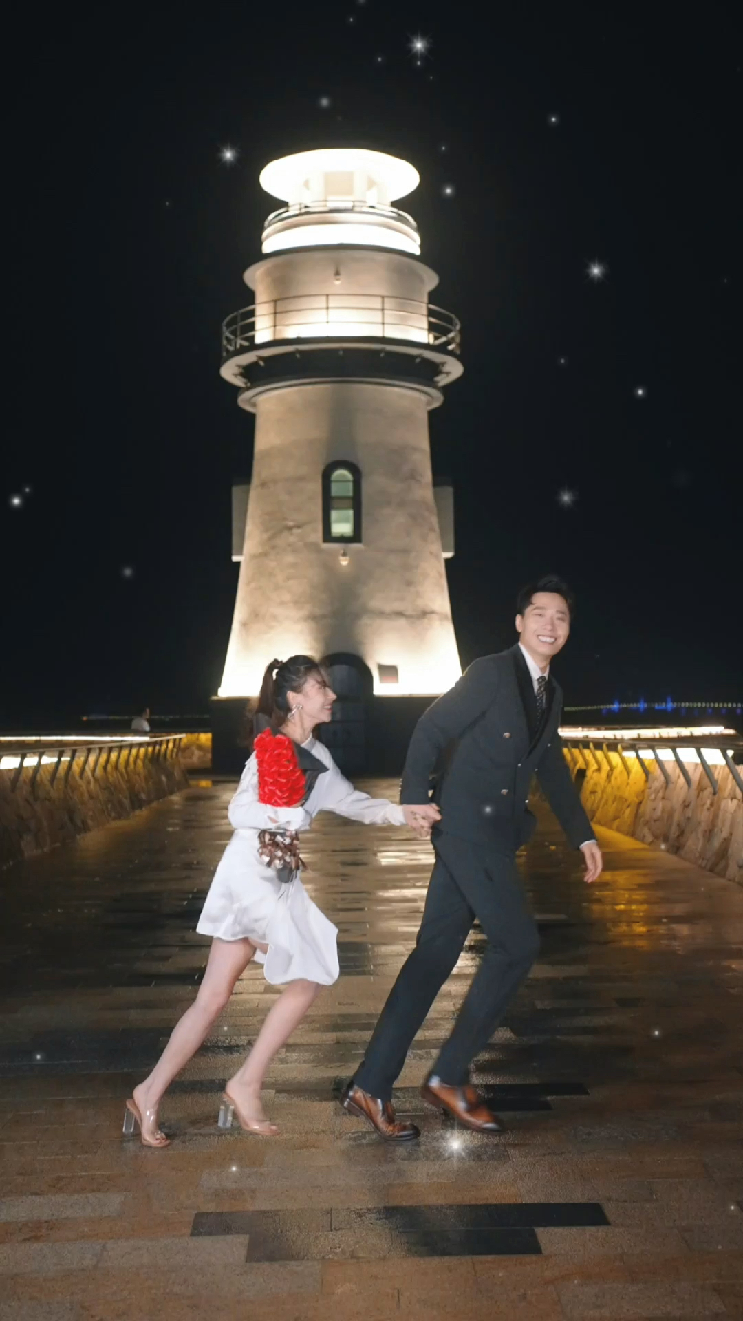 掌柜夫妇#我怎么好像听到有人在叫我们?-全民小视频