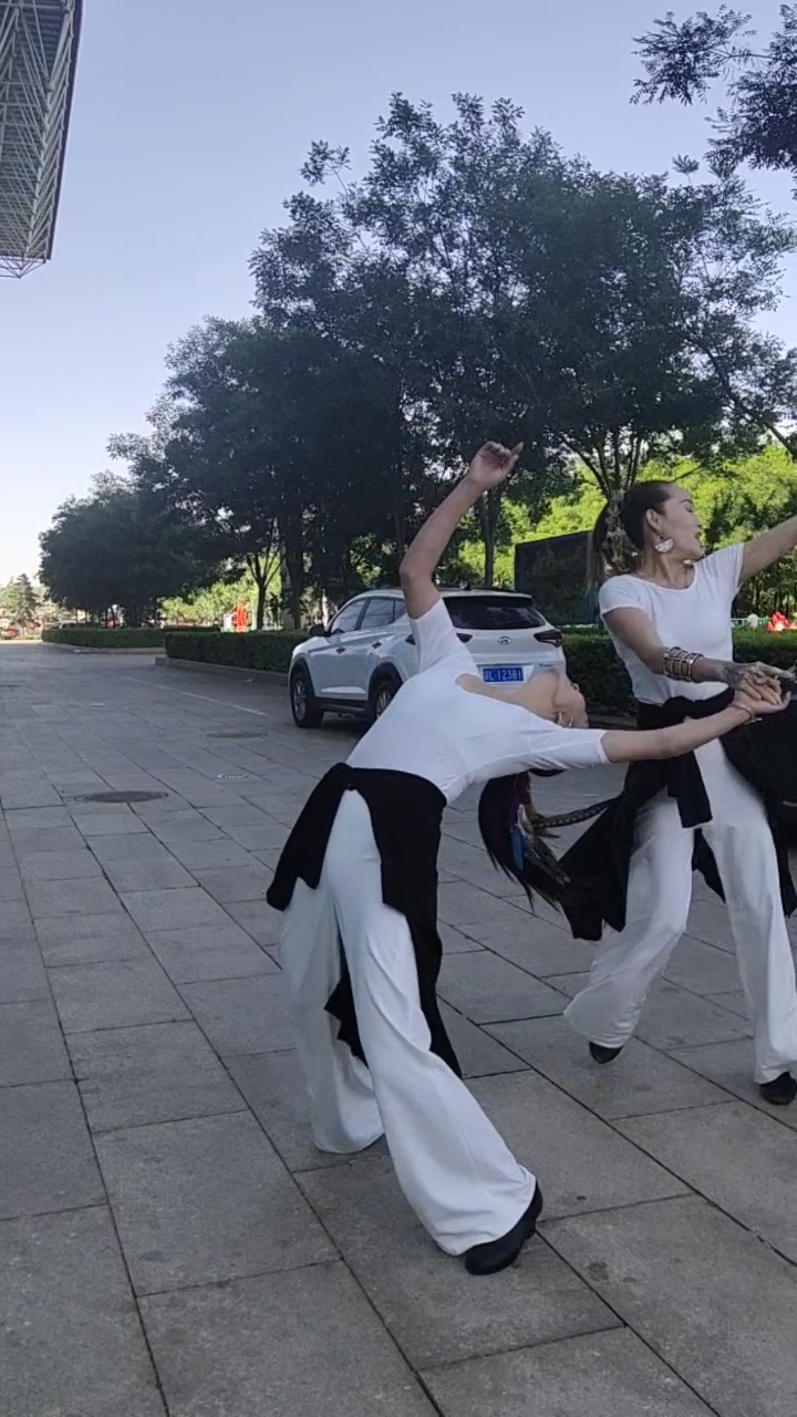 感谢官方给的每一个热门#美女老师吉舞