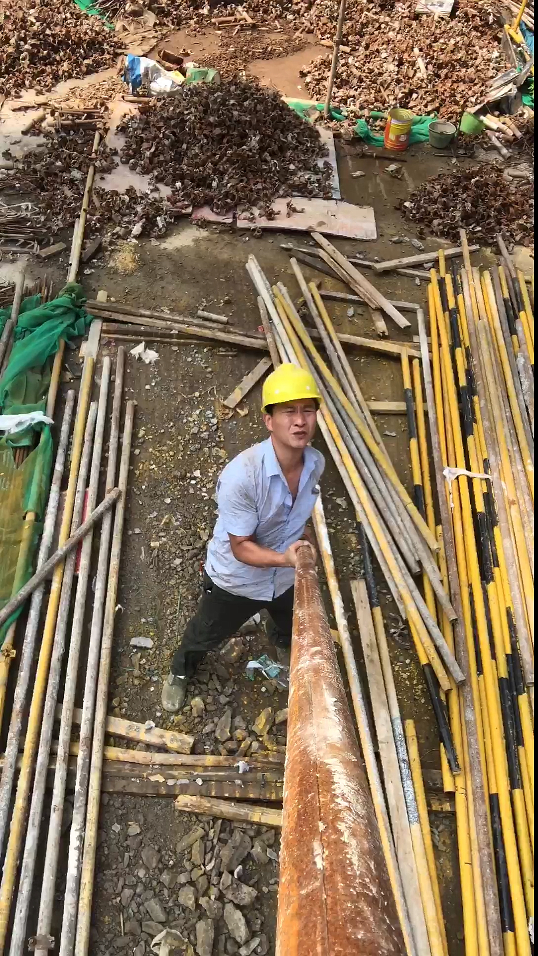 来吧一起扛钢管