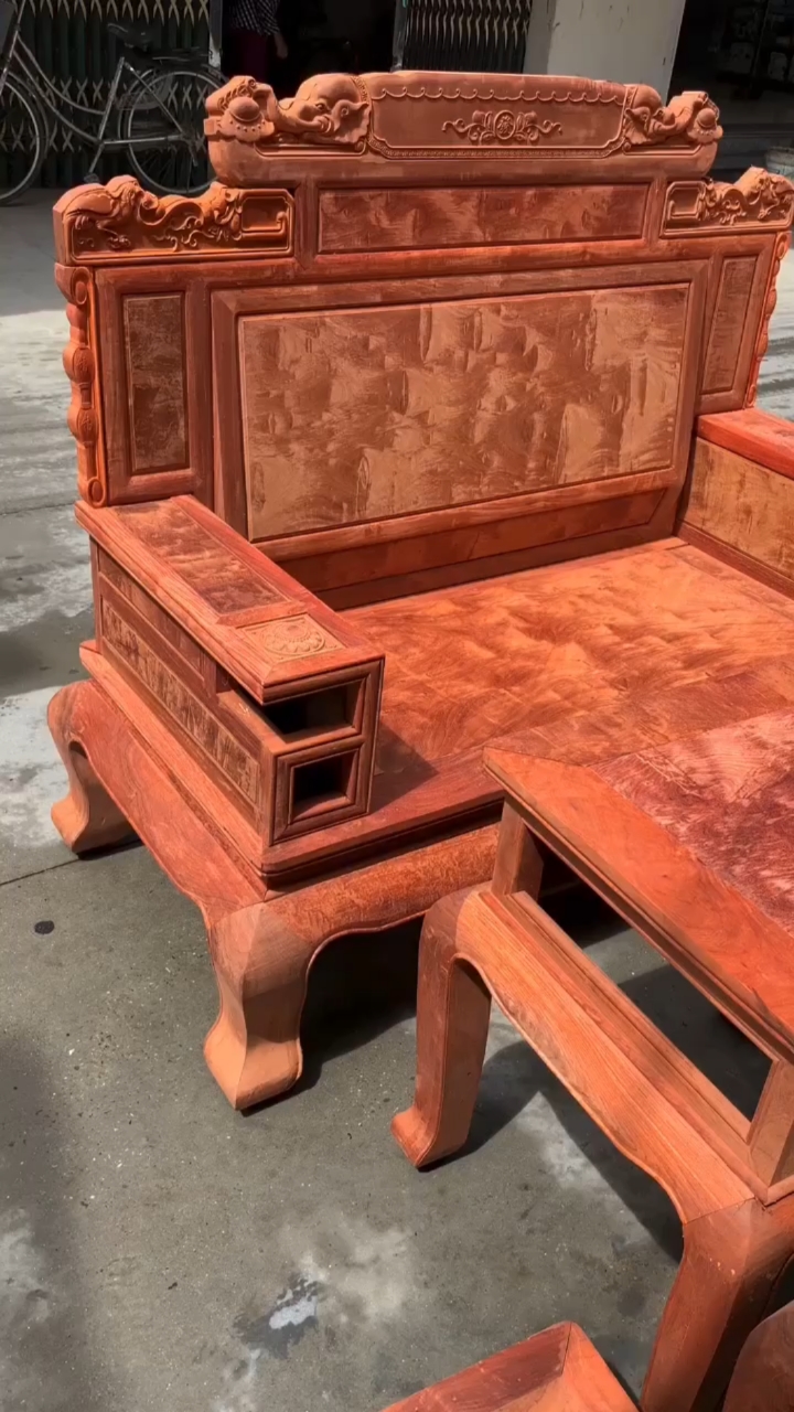 大果紫檀木,你喜欢这种木纹沙发吗