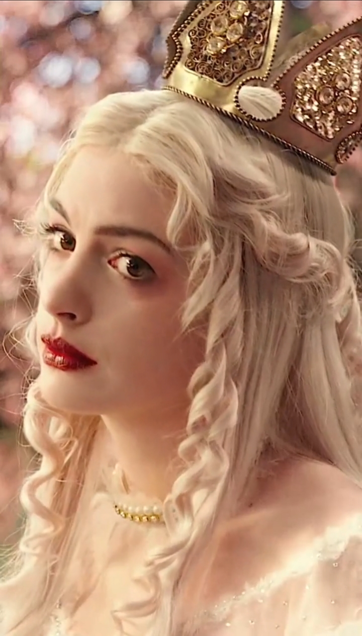 我要上热门#%安妮海瑟薇#爱丽丝梦游仙境%白皇后