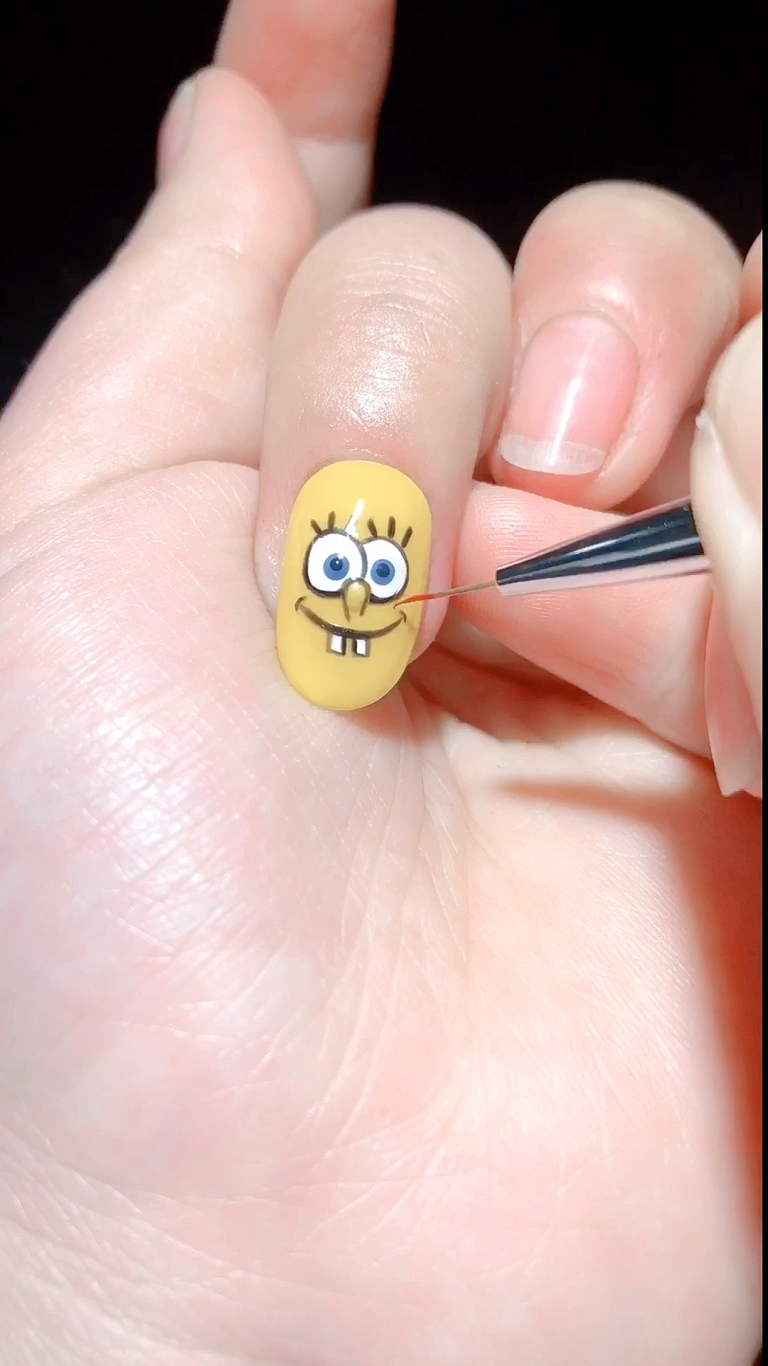 美甲#指甲上的海绵宝宝,竟然可以这么可爱