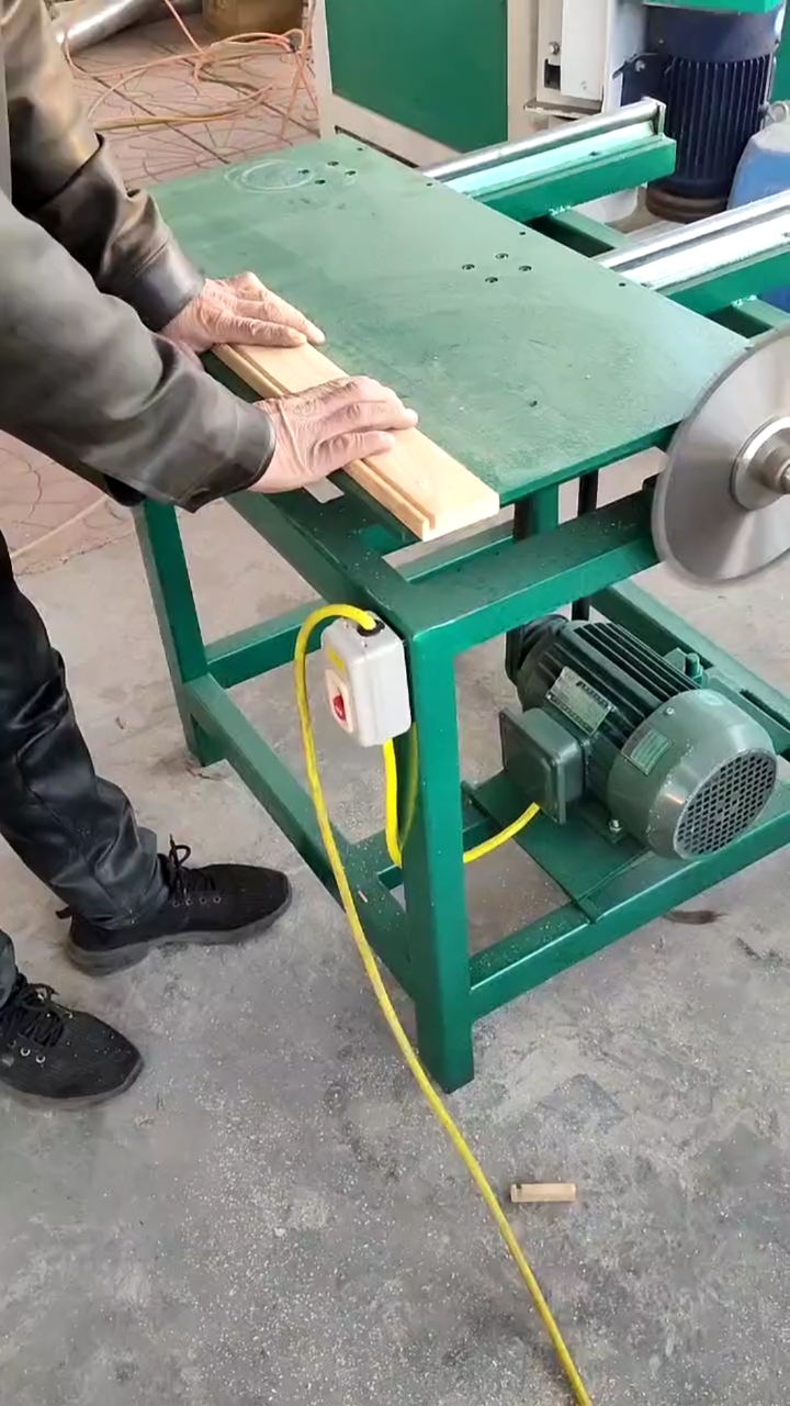 自制简易木工裁板锯图片