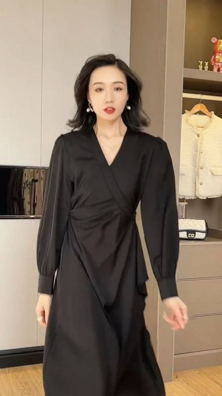 2022-08-2617林巧儿服饰5.