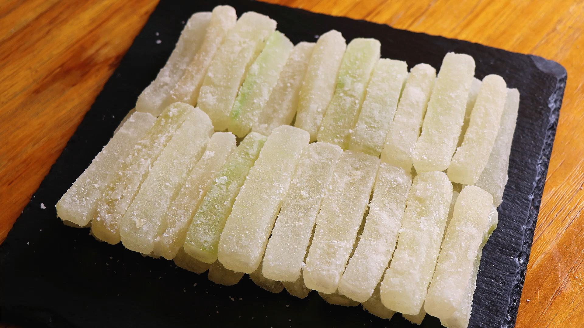 自制冬瓜糖晶莹剔透口感清甜方法简单一看就会