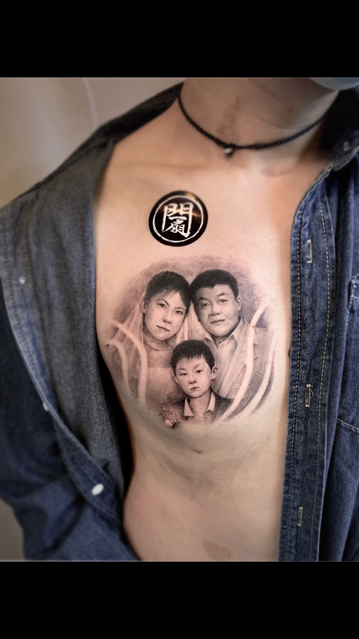 破壳计划#[机智]和旧纹身说拜拜胸口处旧纹身遮盖旧纹身颜色实在太深