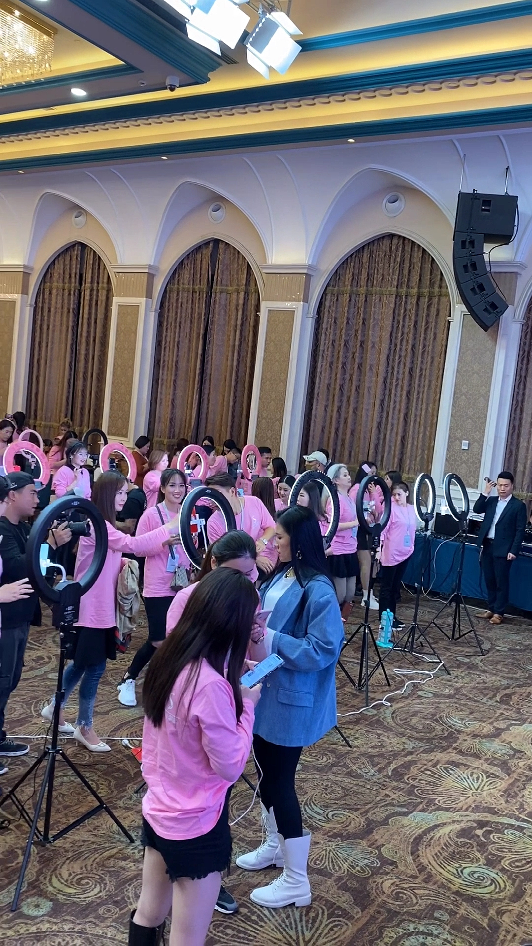 电商创业,网红直播拍摄培训现场