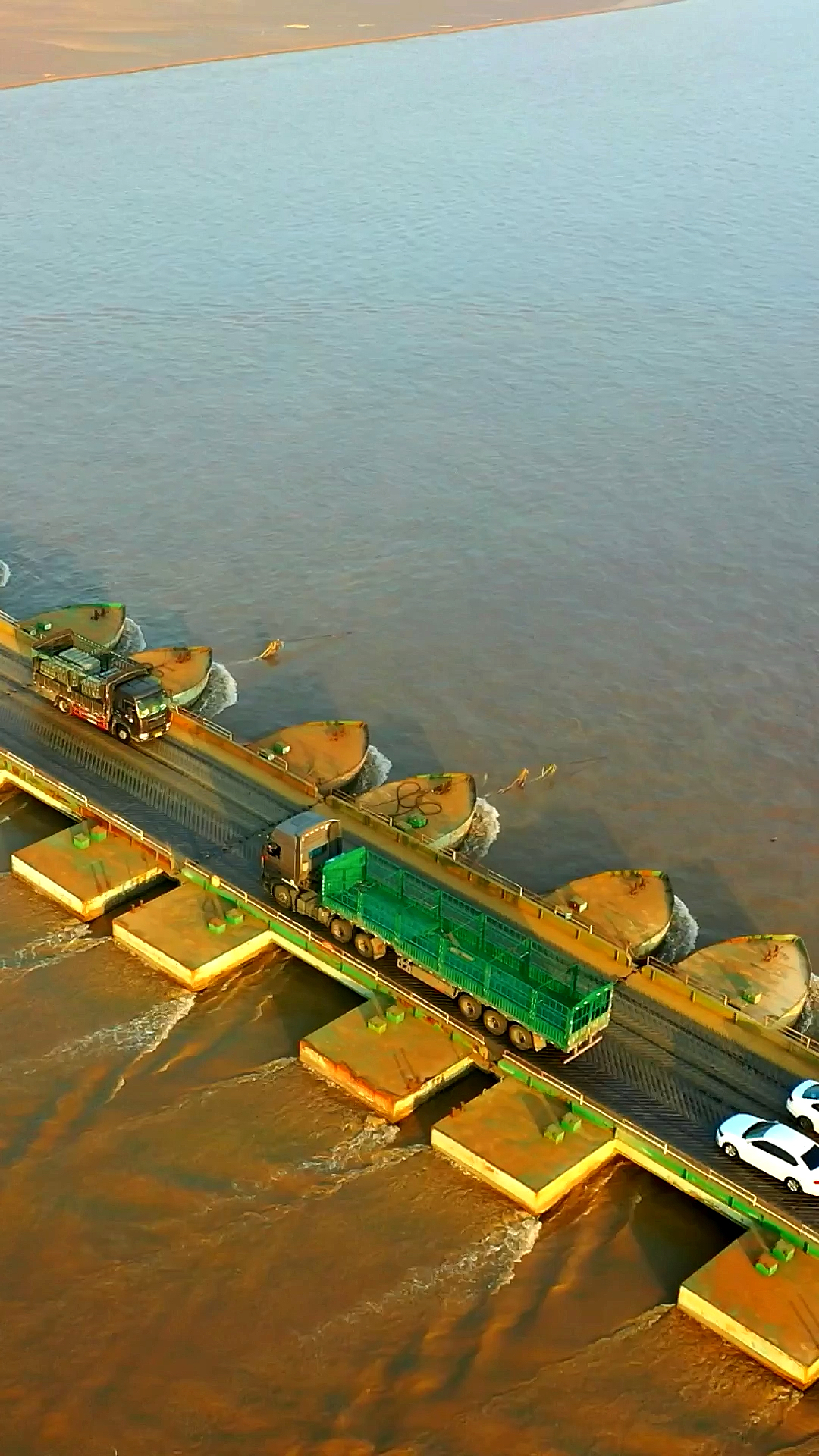 山西吴王浮桥一桥沉浮架两省造型奇特承百吨