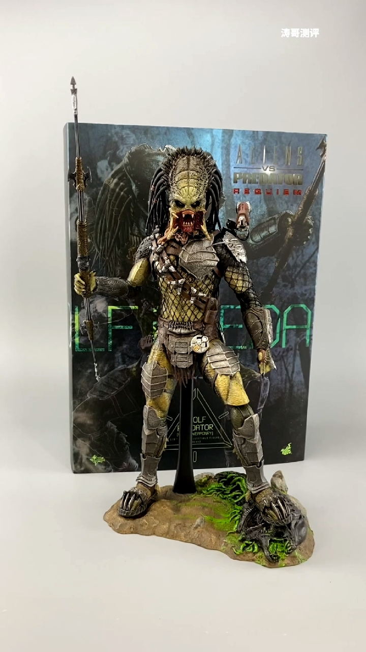 花两千多买了这款hottoys的独狼铁血战士,做的也太像了!-度小视