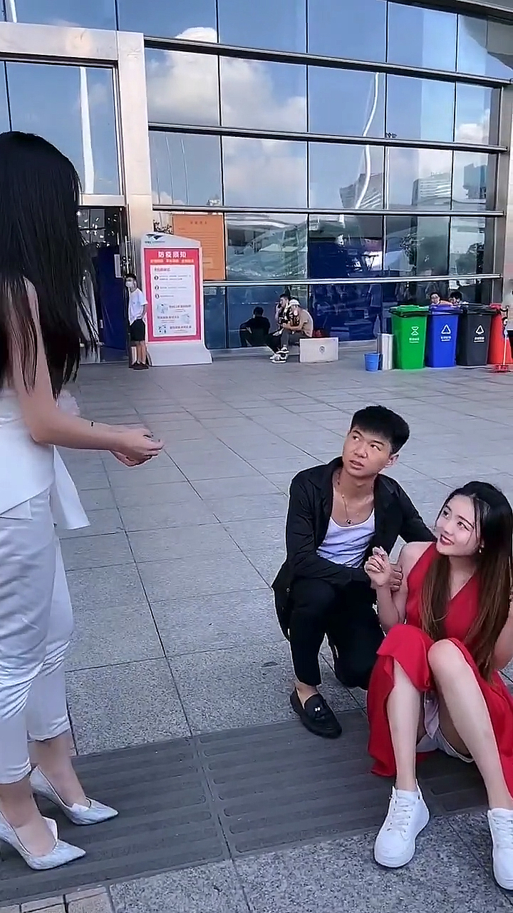 没想到老板的傻儿子还有情有意