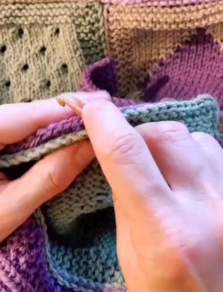 全民最牛手艺人#钩针缝合法:挑双辫子针的单边-度小视