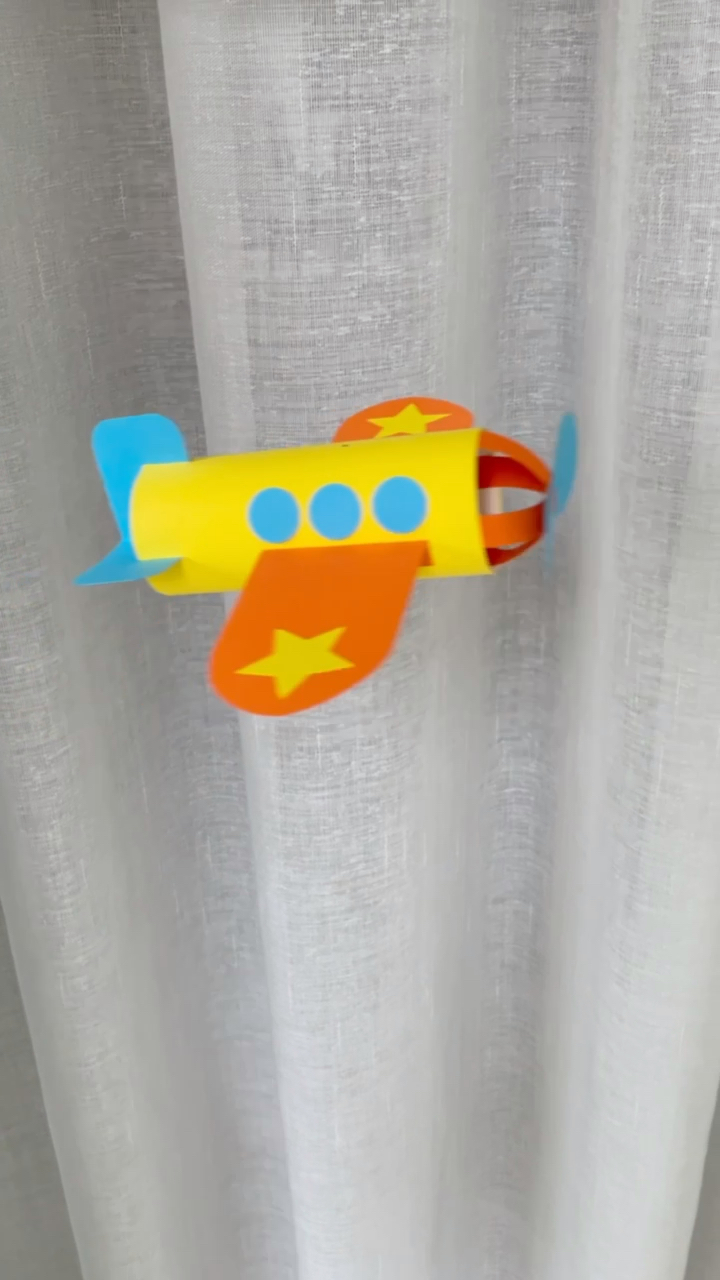 废物利用#用过的纸筒不要扔,还能给小盆友做一个好玩的小飞机哦.