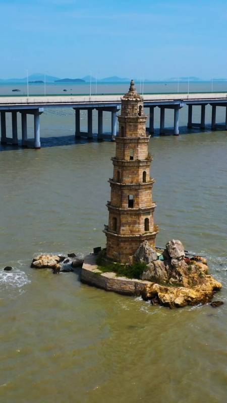 你好,夏天#海上第一塔,始建于1670年,共七层,高24.