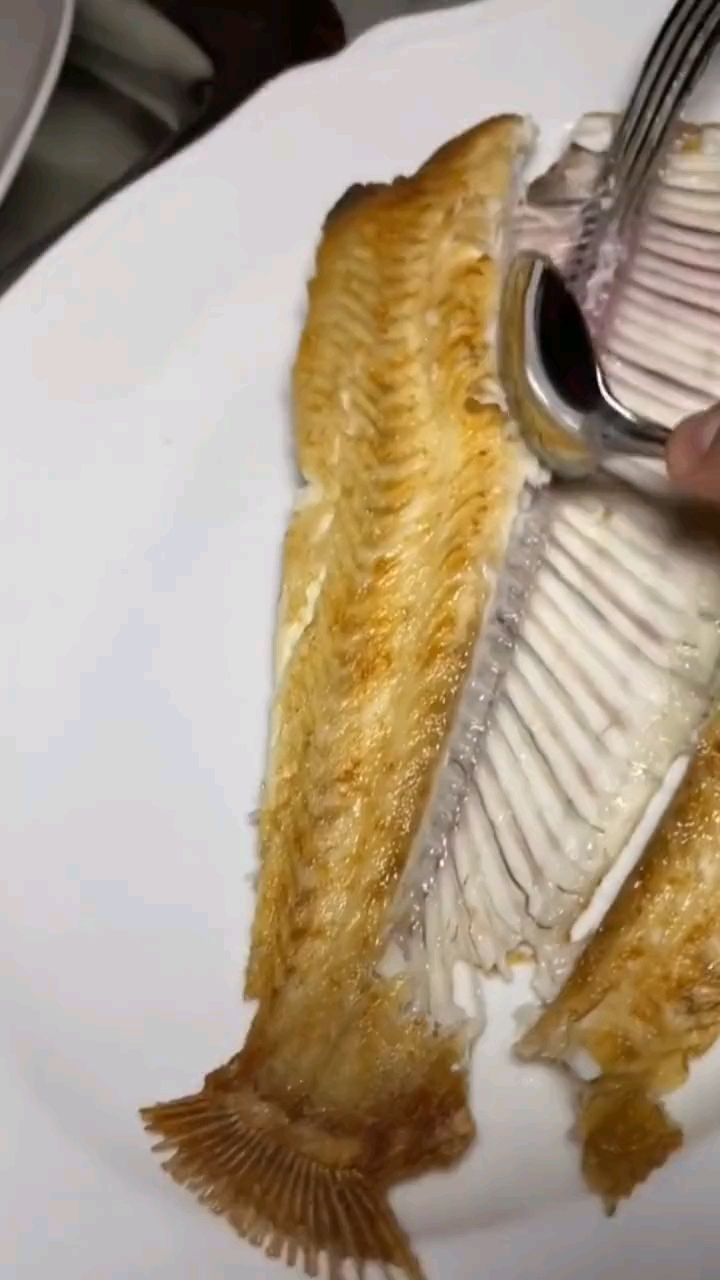 家乡特色美食#挑鱼刺的正确方法