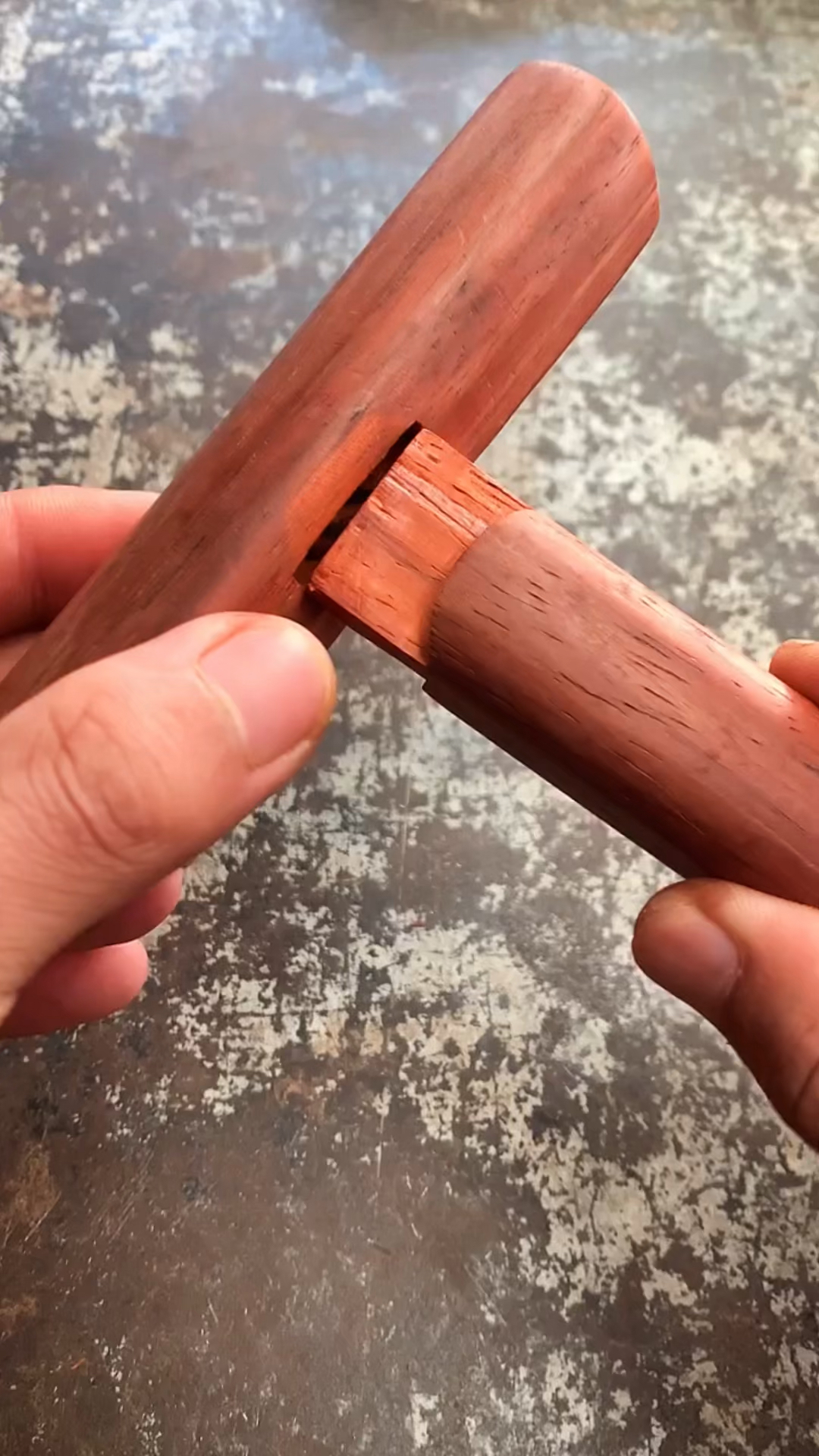 榫卯#传统榫卯结构,圆柱丁字结合榫的组装过程分享!-度小视