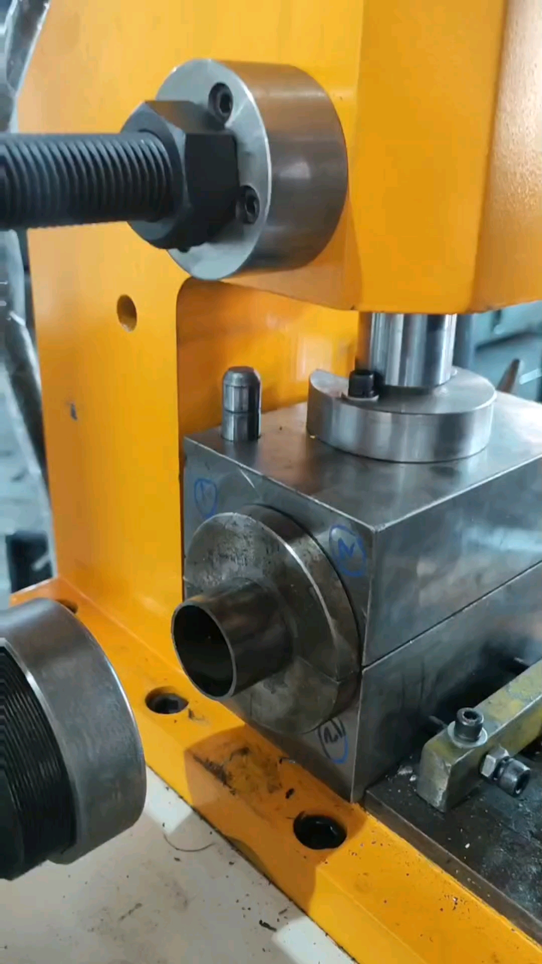 钢管缩管机管端成型机数控缩径机缩管机视频-度小视