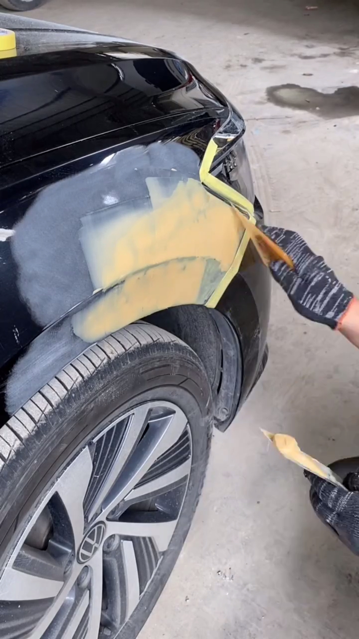汽车叶子板钣金喷漆修复全过程!