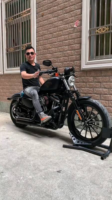 2014年哈雷硬汉883n高配无钥匙启动vh排气前后轮胎9成新
