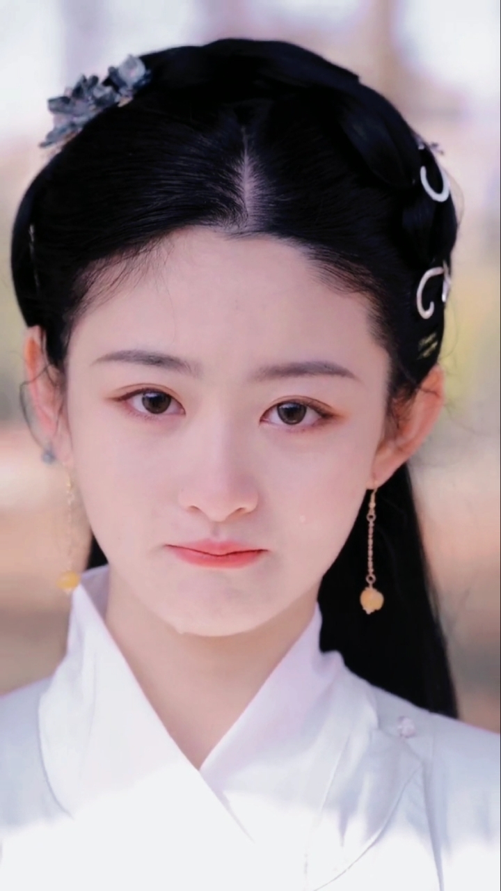 汉服#原来一个女孩子哭久了,真的会头疼,太难过会想吐,经期推迟,难受