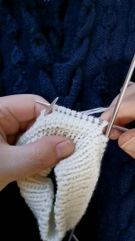 纯手工编织毛衣#从上往下编织圆筒领的编织方法-度小视