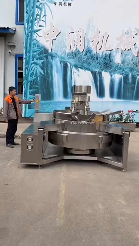 平底多抓搅拌炒锅调试试验完成,可一次炒制1000斤料.