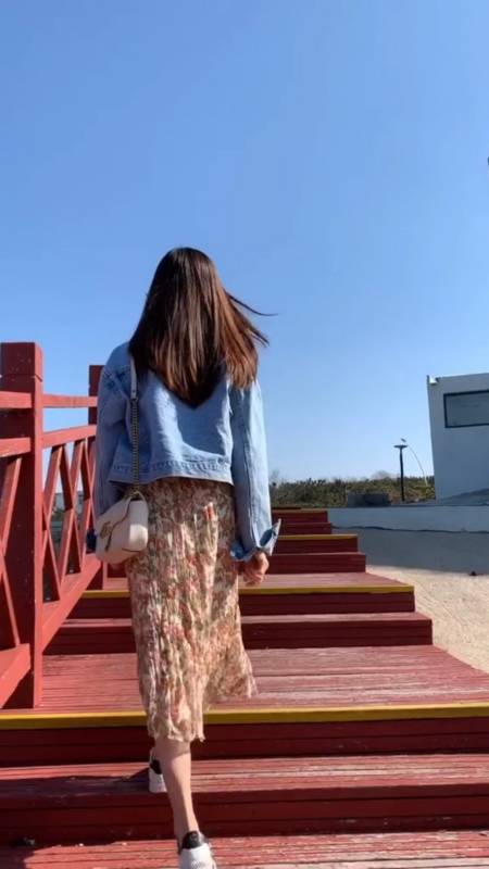 少年#听说背影美的女生,正面特别丑?我是那样吗?