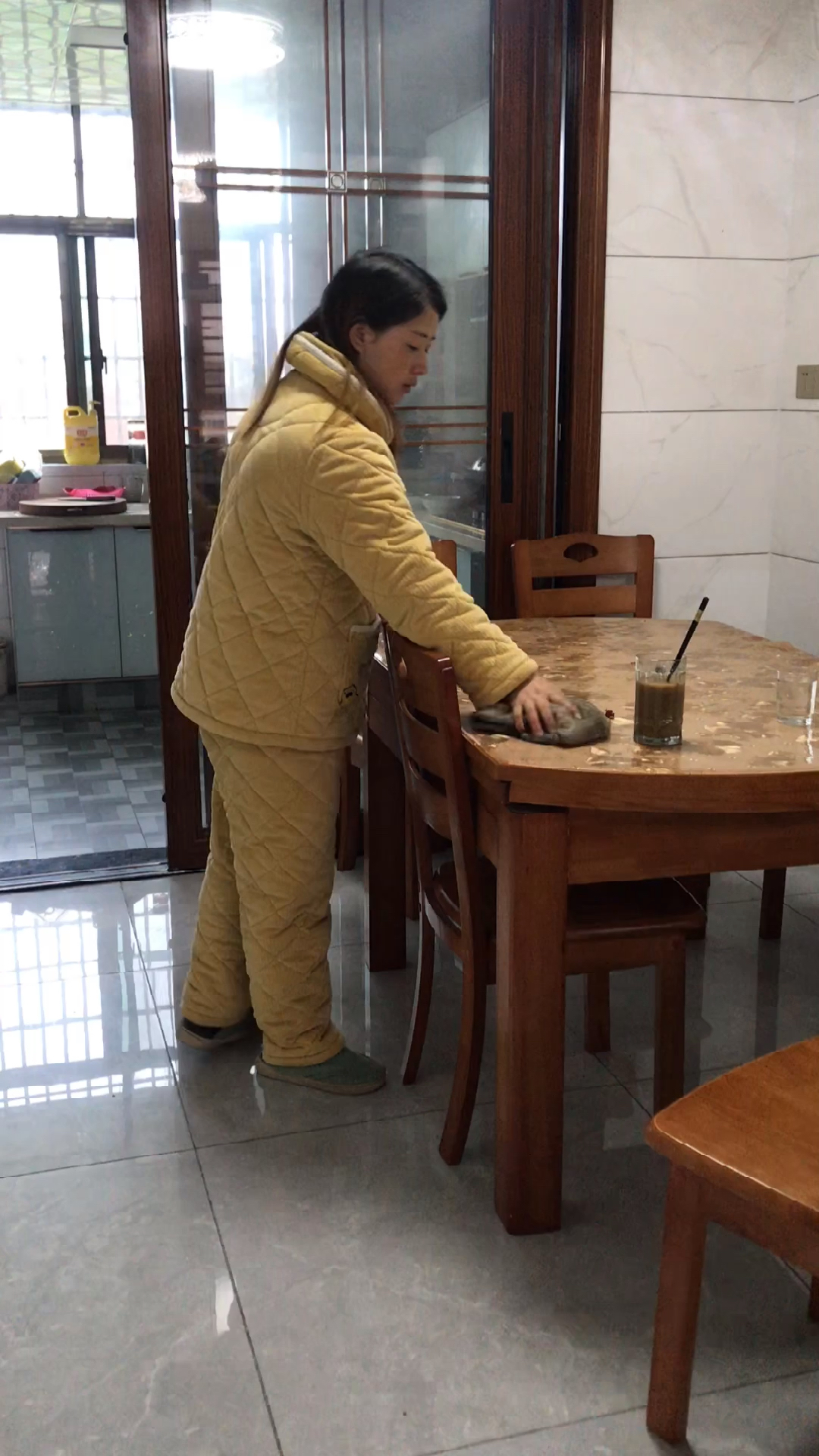 我的奋斗人生#这样的女人你们说还要不要,整天就知道在家做家务!