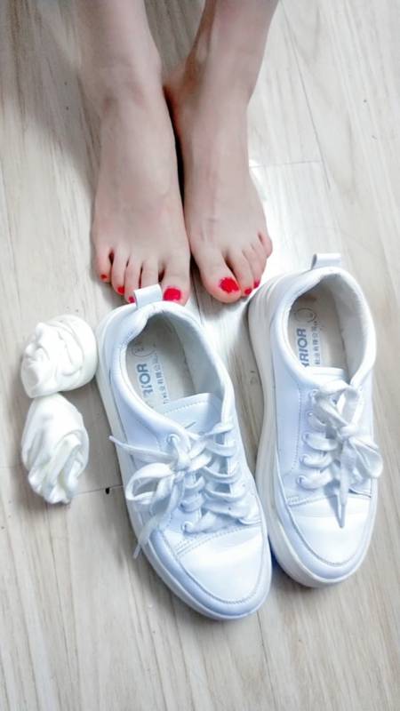 小白鞋神器#白鞋白袜白丫丫.