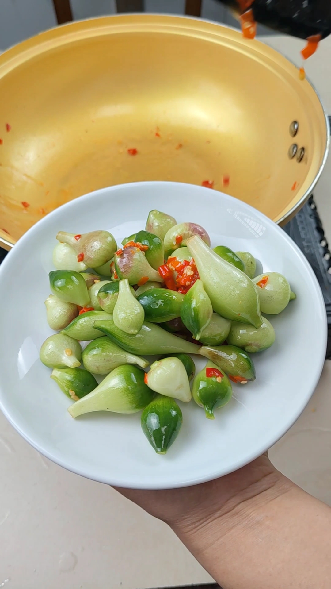 自然的馈赠,以前拿来喂猪的水葫芦,没想到这么美味!