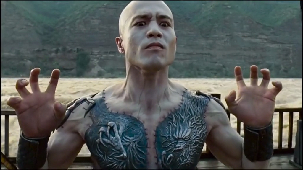 精彩影视##乌金软甲,一寸寸镶在皮肤上,甲不离身,刀枪不入#苏乞儿