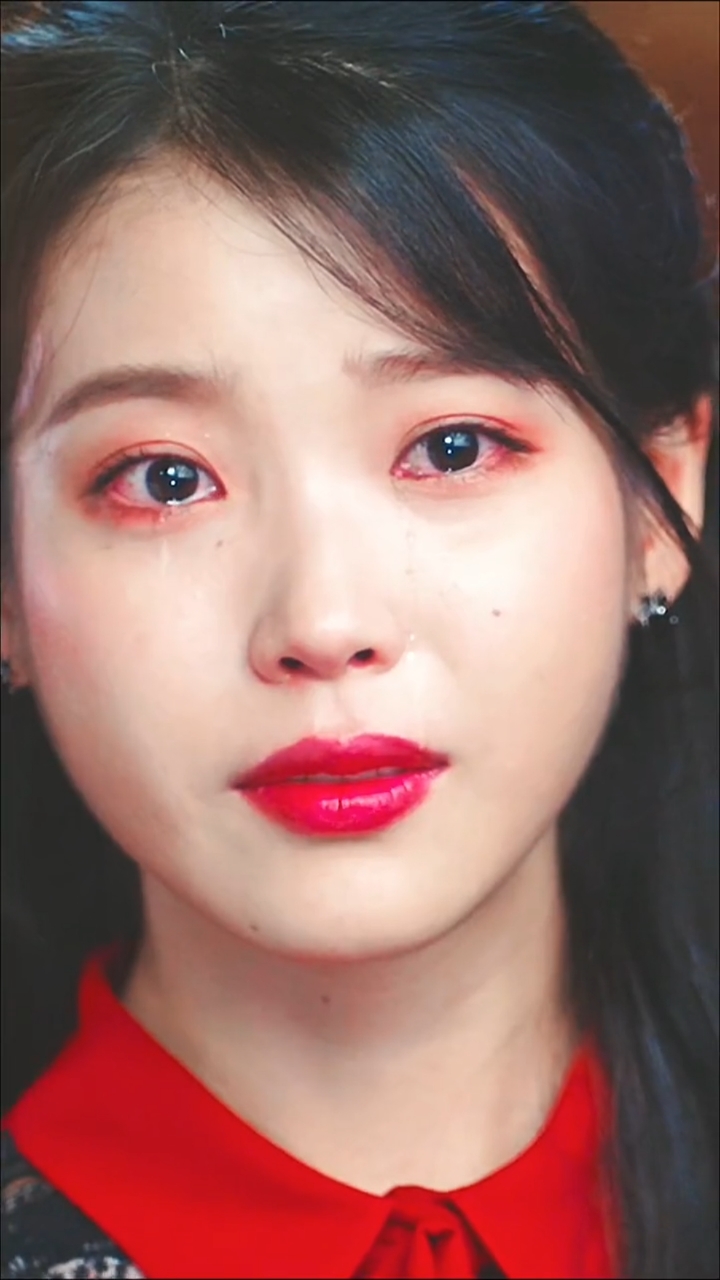 iu李知恩iu一哭感觉全世界都错了