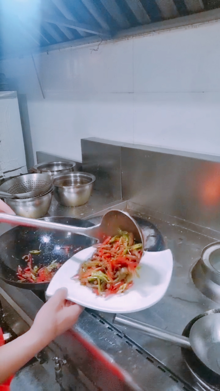 监控下厨师工作#大厨是这样炒菜的