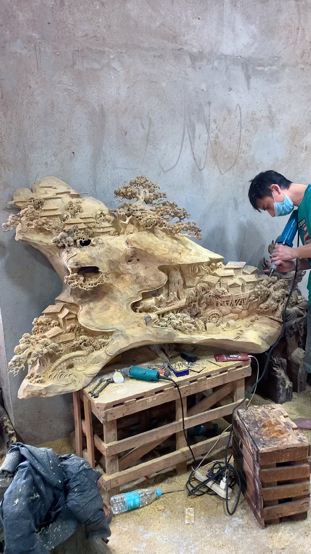 根雕工艺#金丝楠木雕山水人家根雕工艺品家居办公摆件