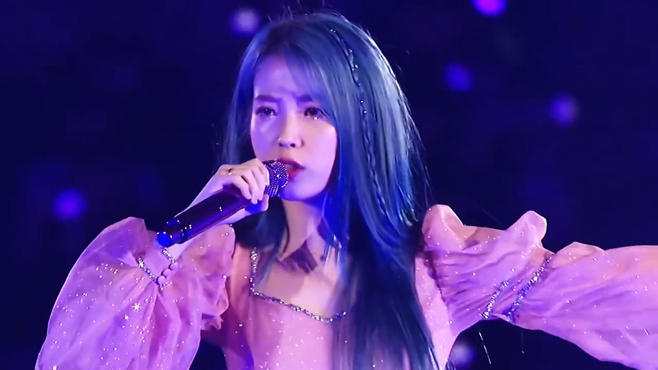 iu李知恩#一个走起路来带风的女人