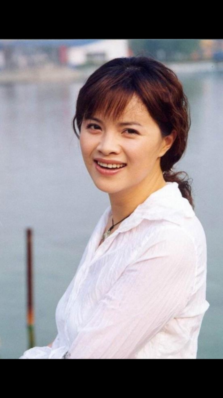 石兰,1967年8月20日出生于江西南昌,毕业于北京广播学院.