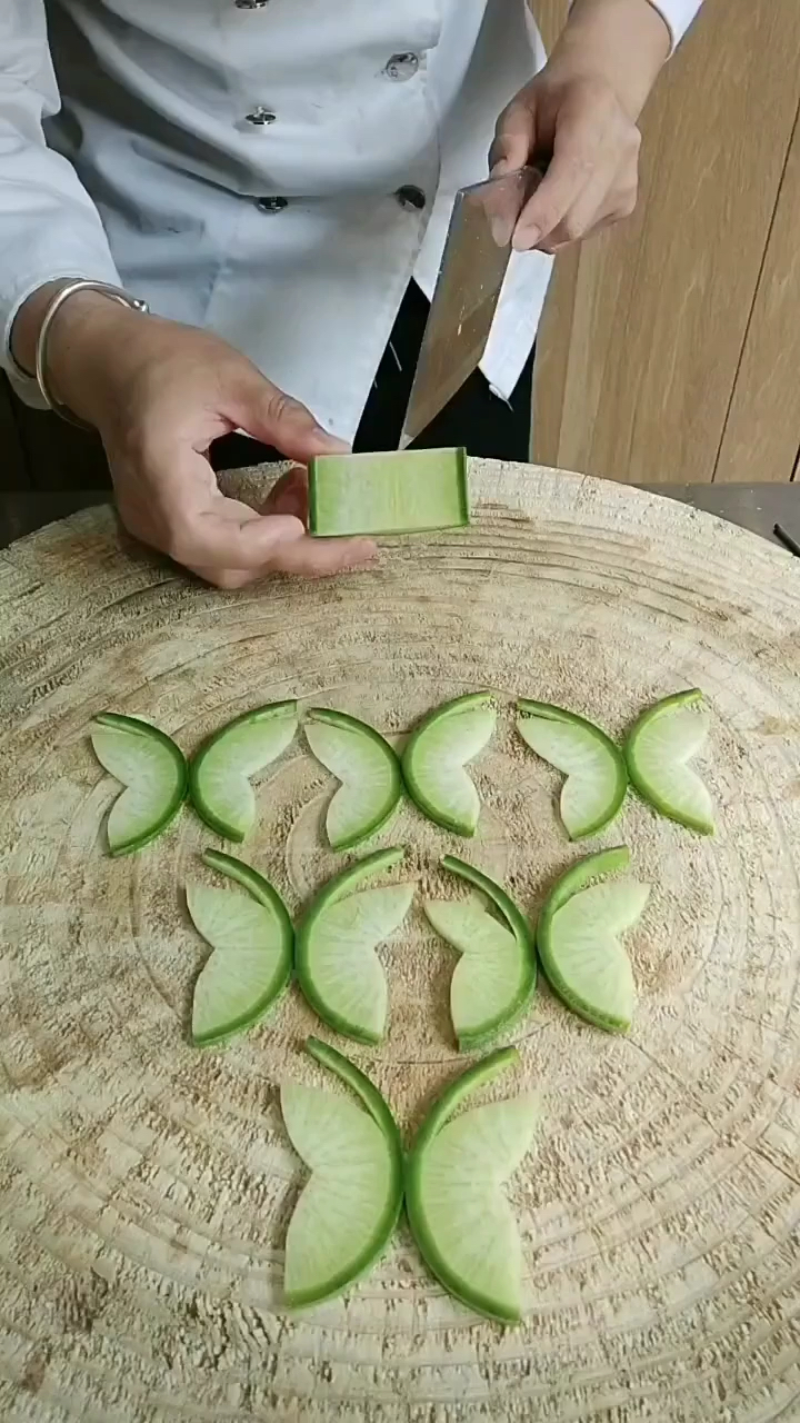 萝卜切出蝴蝶
