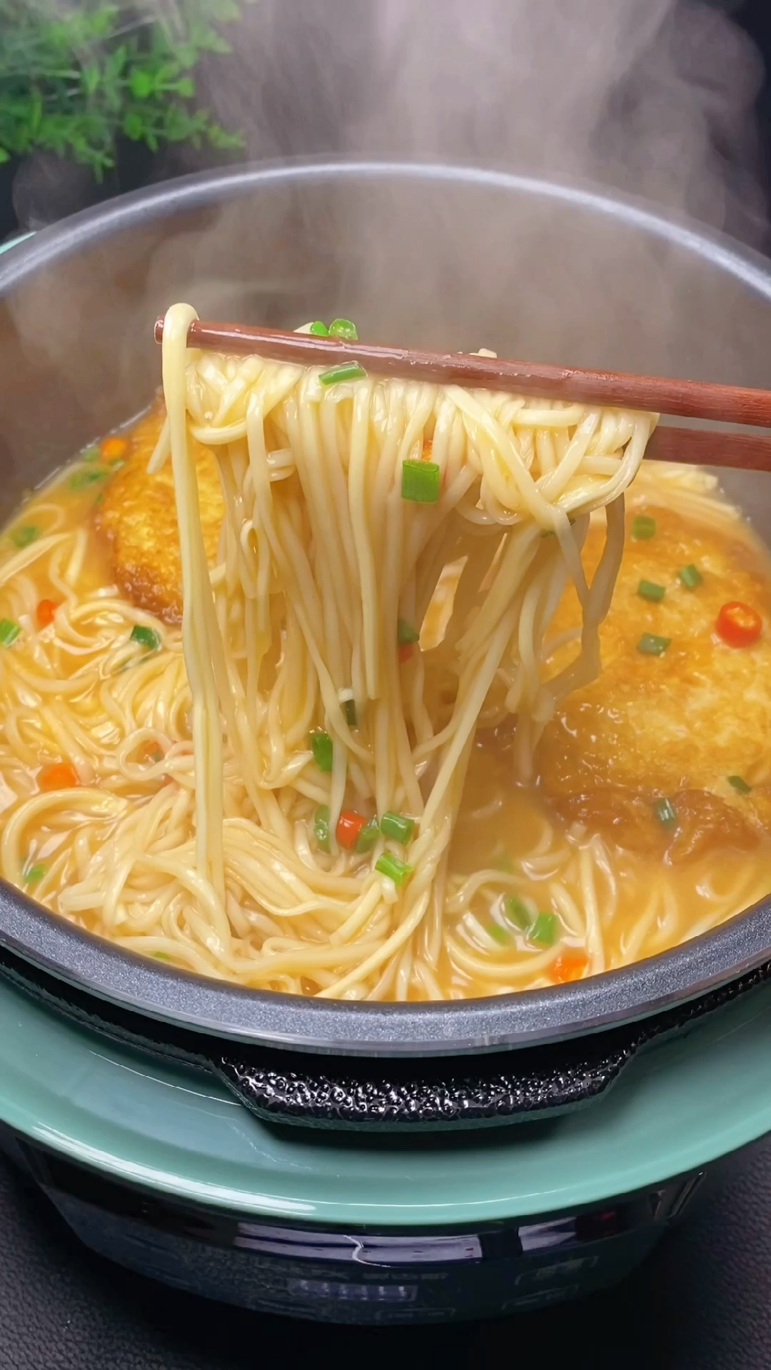 自制美食#鸡蛋焖面这么做,好吃到舔盘子