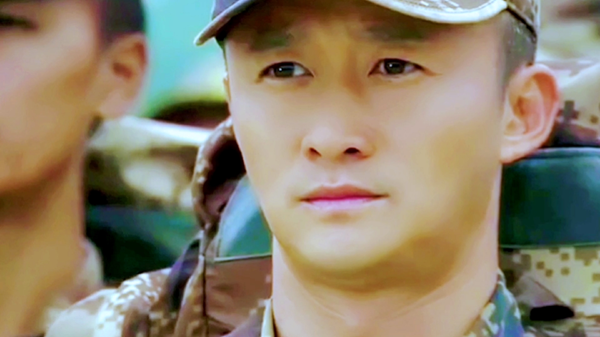 精彩影视#何晨光和王艳兵这对冤家,入伍第一天都相互争斗.