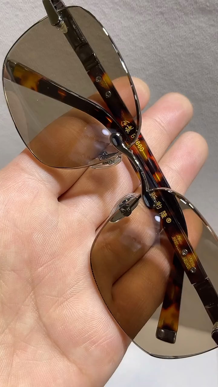 天然水晶石头镜方圆款中茶色镜片