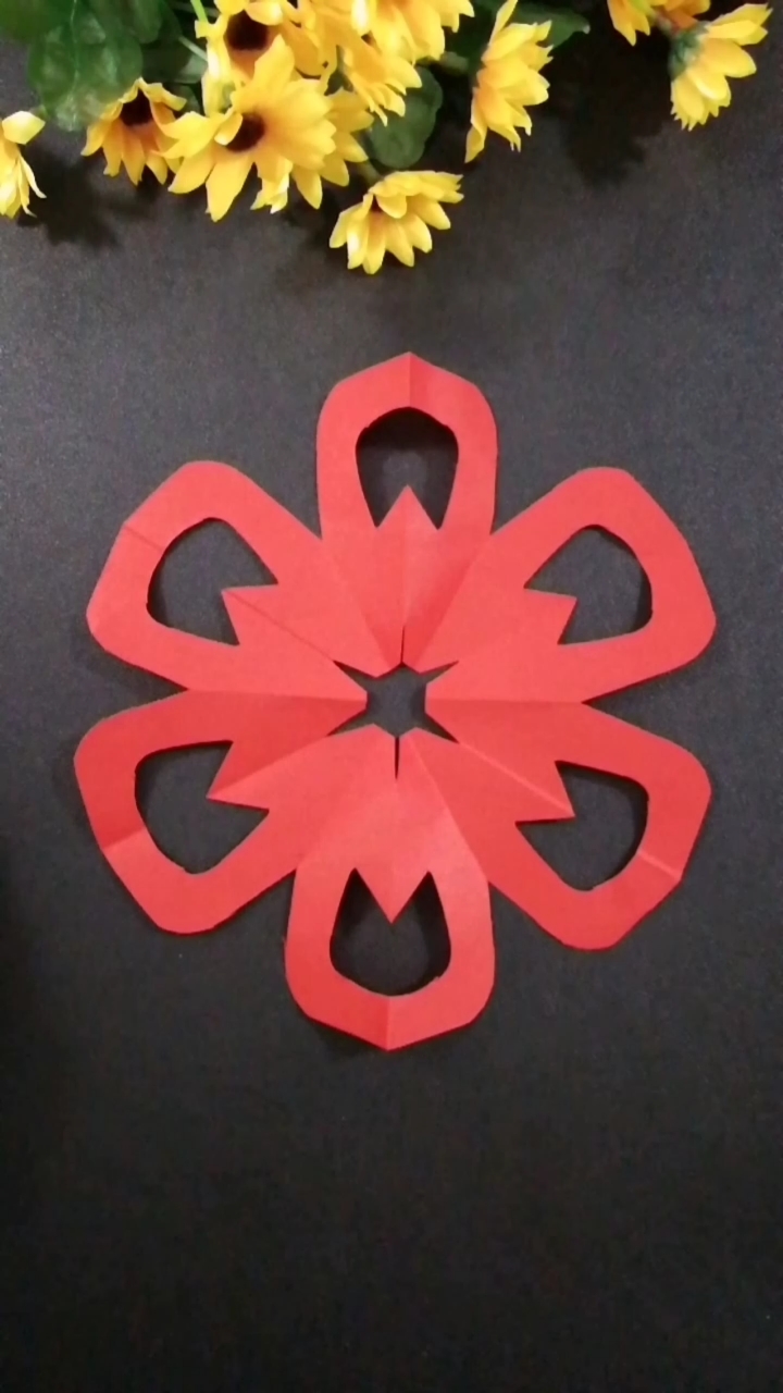六角花瓣剪纸图片