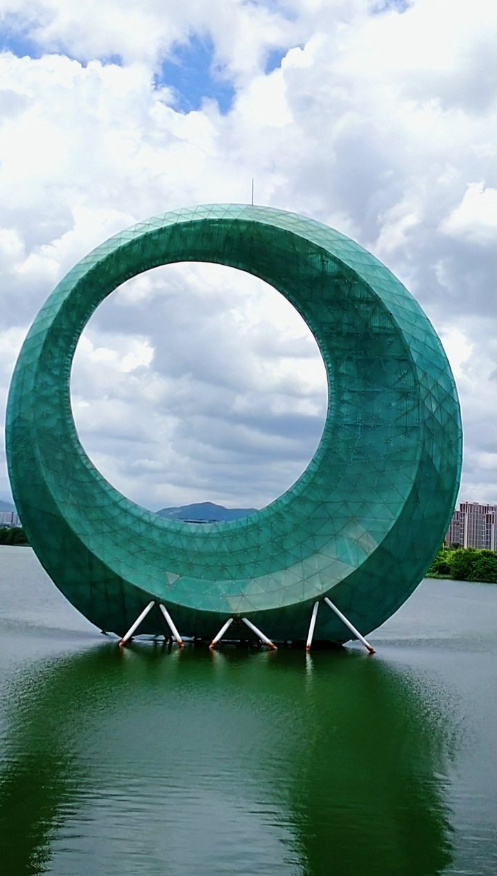 #最美的风景#月光环是园博苑最重要景观之一,其设计理念来源于月的阴