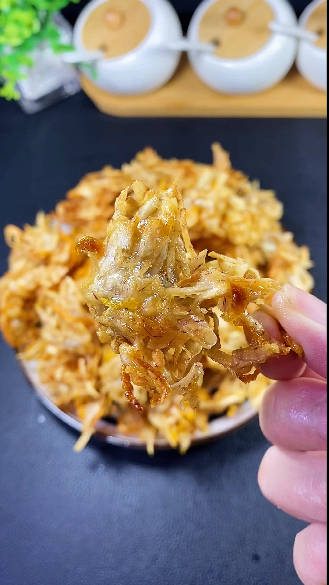 自制美食#炸芋头丝