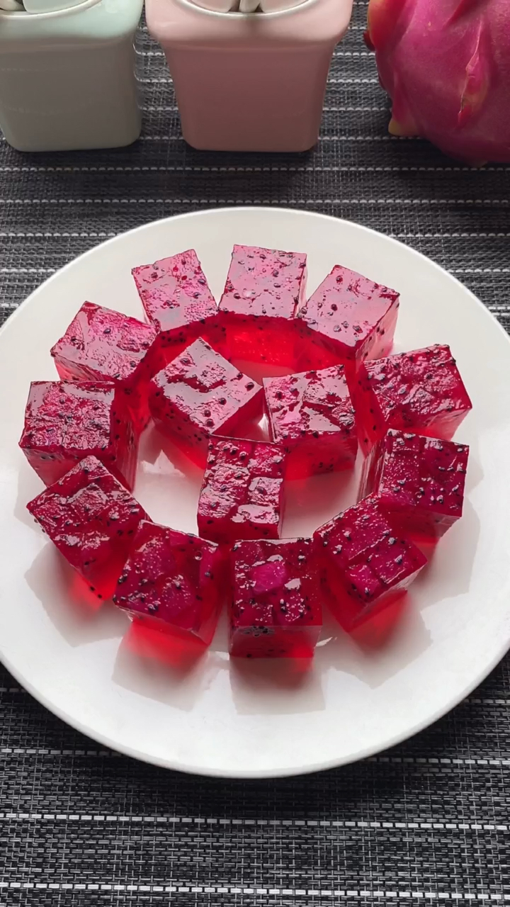 美食#红心火龙果做果冻好吃营养更高-度小视