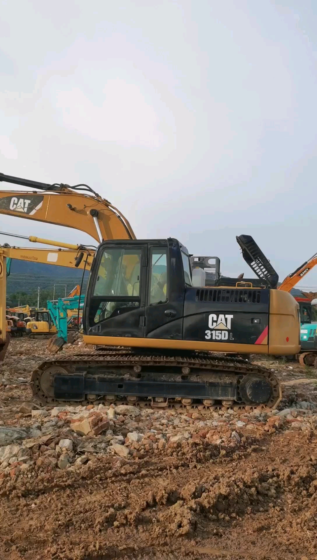 二手挖掘机个人#卡特315二手挖掘机拍摄中,原版原漆经典保值